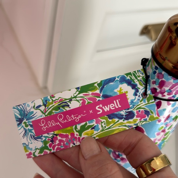 NWT Starbucks S’well Lilly Pulitzer Stainless Steel Water Bottle 17 oz. - Picture 3 of 5